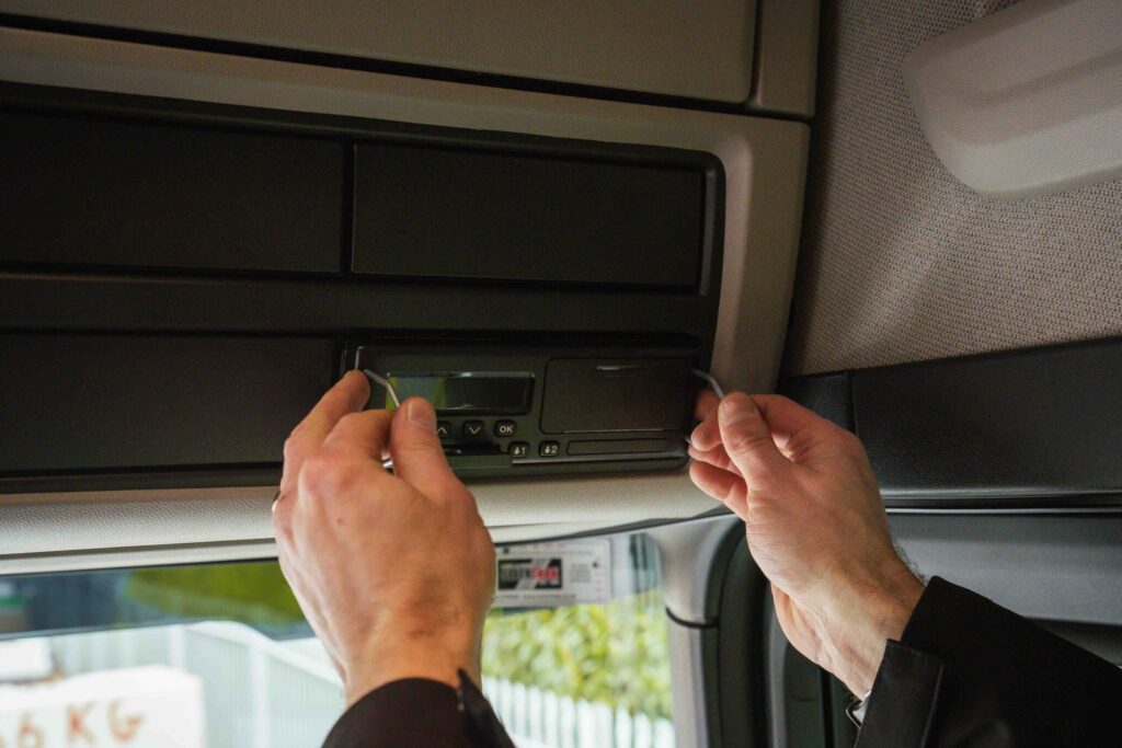 Inserting A Digital Tachograph Card reader