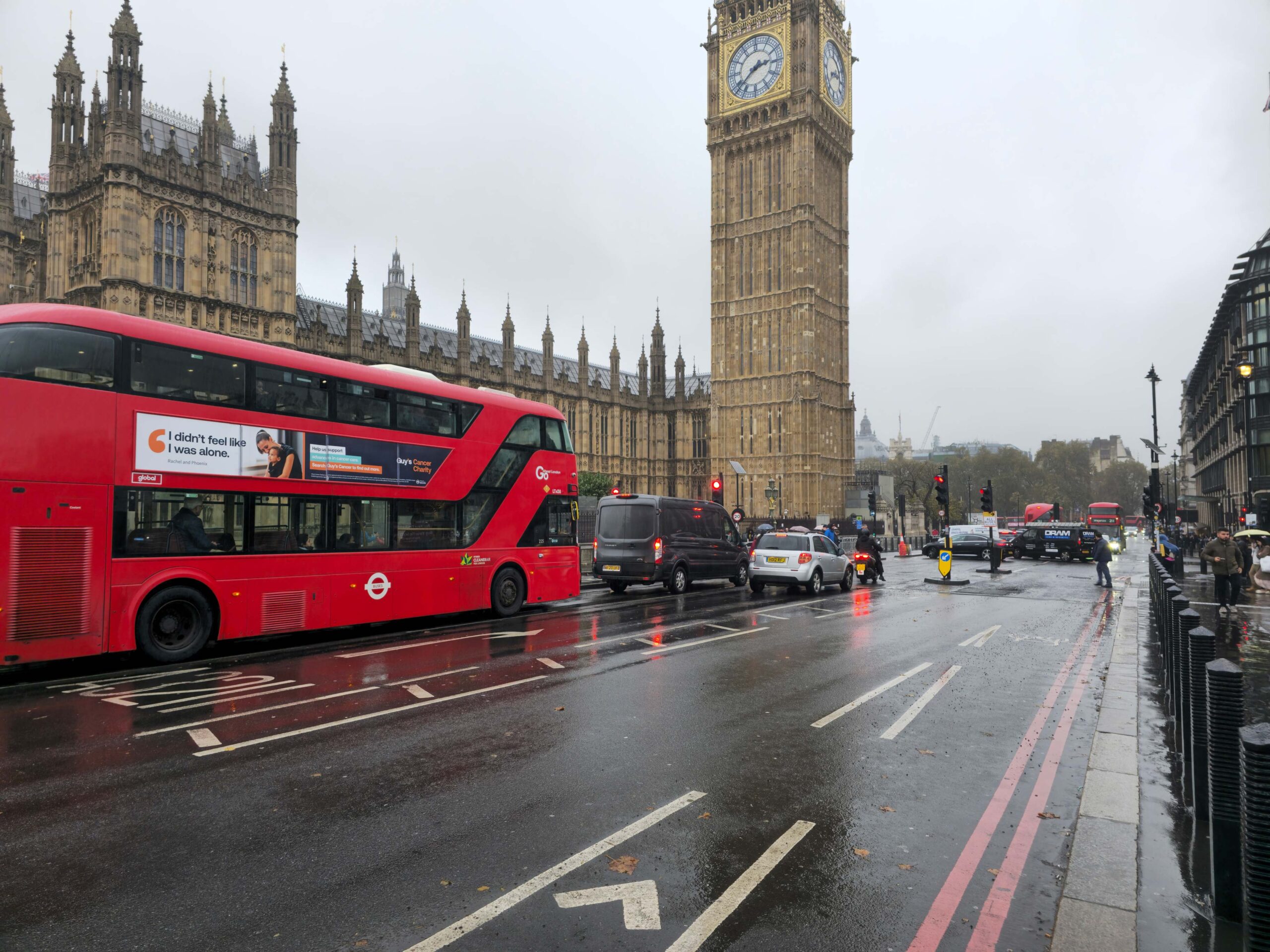London bus In front of Big Ben