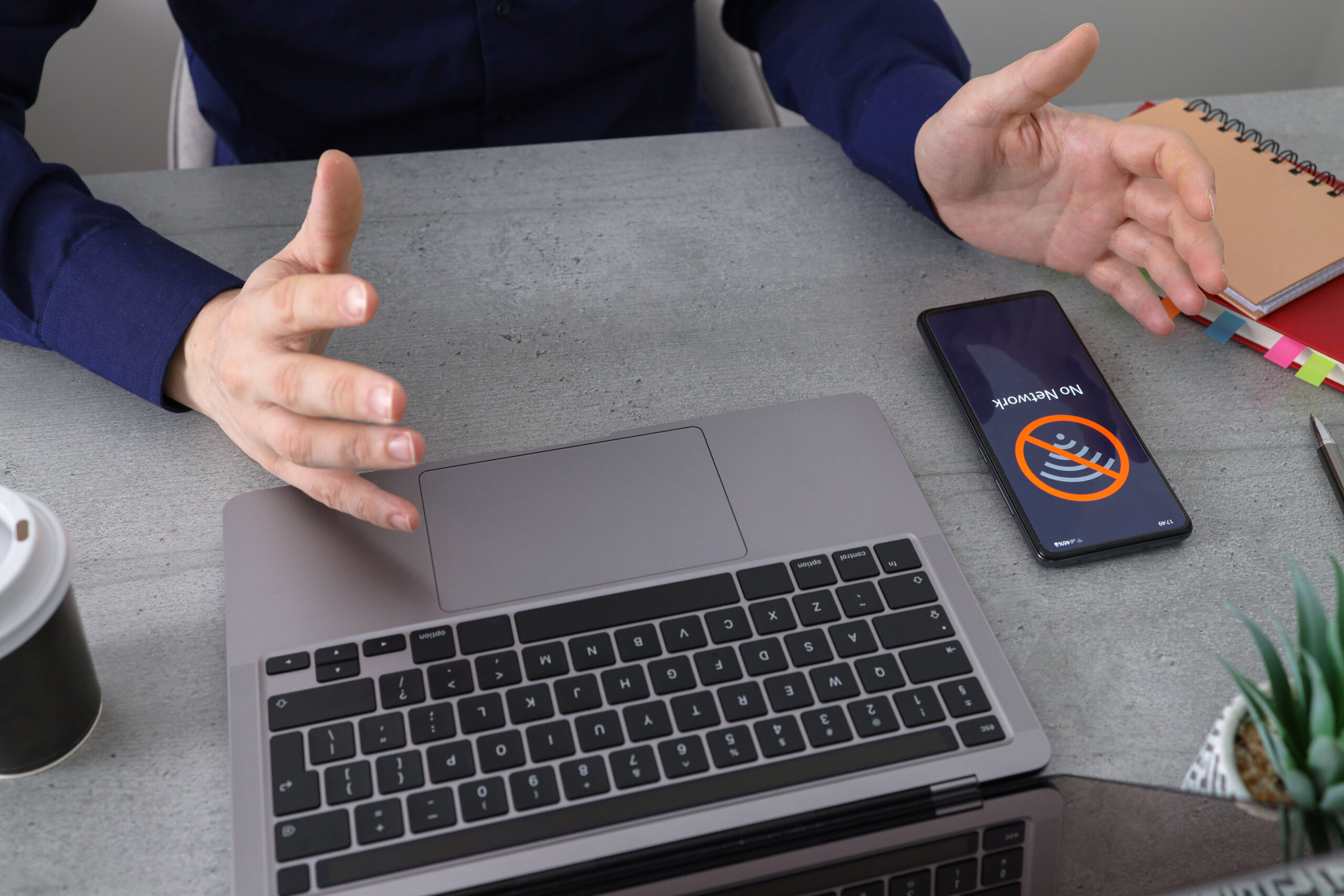 No signal, not working mobile phone in office. Smartphone with no network on the screen.